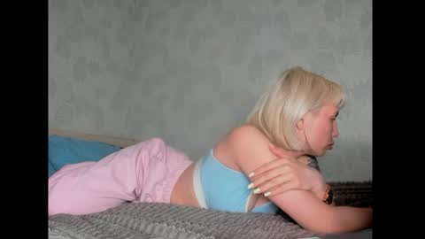 Snapshot of bellaseein chatting on April 2026 07:22:01 PM Bella Seen online show from April 2026 07:22:01 PM