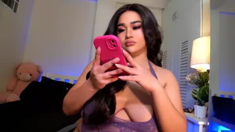 BELLA JONES online show from October 2025 10:10:01 PM