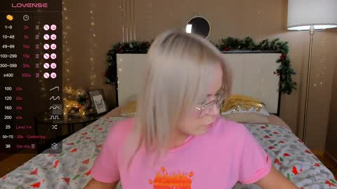 Snapshot of bellatip chatting on December 2024 03:44:01 AM Bella online show from December 2024 03:44:01 AM