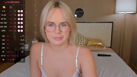 Snapshot of bellatip chatting on February 2025 01:02:01 AM Bella online show from February 2025 01:02:01 AM