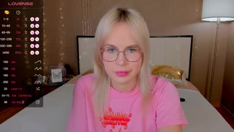 Snapshot of bellatip chatting on February 2025 12:49:02 AM Bella online show from February 2025 12:49:02 AM