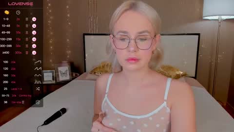 Snapshot of bellatip chatting on March 2025 01:00:02 AM Bella online show from March 2025 01:00:02 AM