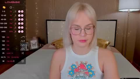 Snapshot of bellatip chatting on March 2025 12:53:01 AM Bella online show from March 2025 12:53:01 AM