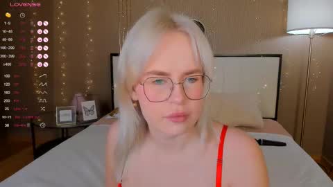 Snapshot of bellatip chatting on October 2025 12:44:02 AM Bella online show from October 2025 12:44:02 AM