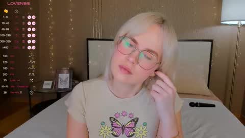 Snapshot of bellatip chatting on October 2025 12:58:01 AM Bella online show from October 2025 12:58:01 AM