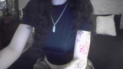 Snapshot of bellaxlauren chatting on February 2026 06:25:01 PM bellaxlauren online show from February 2026 06:25:01 PM