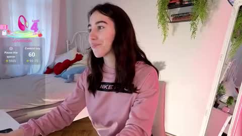 Bella online show from September 2025 03:44:01 PM