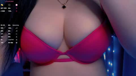 Snapshot of bellelovexx chatting on May 2026 09:01:01 PM Hello I am kind friendly and cute girl online show from May 2026 09:01:01 PM
