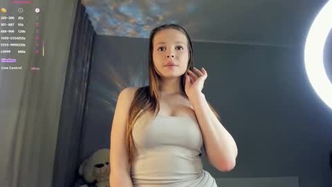 Snapshot of bellidream chatting on October 2025 06:03:02 PM Bella online show from October 2025 06:03:02 PM