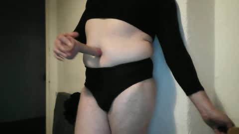 Snapshot of bellyfetish22 chatting on June 2026 09:40:01 PM bellyfetish22 online show from June 2026 09:40:01 PM