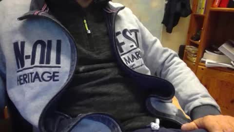 Snapshot of bemichel chatting on November 2025 07:40:01 AM jaimetout online show from November 2025 07:40:01 AM