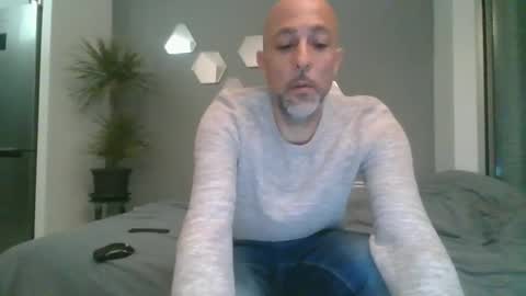 Snapshot of benbare13 chatting on February 2025 05:07:02 PM benbare13 online show from February 2025 05:07:02 PM