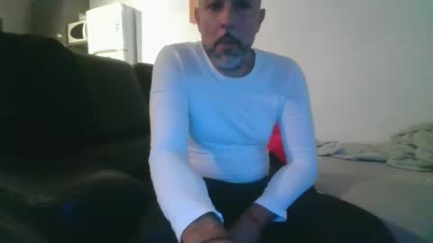 Snapshot of benbare13 chatting on October 2025 11:20:01 PM benbare13 online show from October 2025 11:20:01 PM