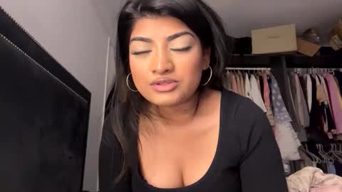 Snapshot of bengalibaddie7_x chatting on May 2026 07:35:01 AM bengalibaddie7_x online show from May 2026 07:35:01 AM
