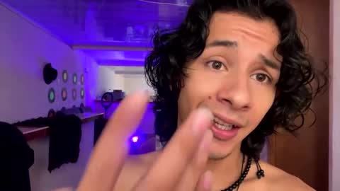 Snapshot of benjamin_fiore chatting on January 2025 08:39:01 PM benjamin_fiore online show from January 2025 08:39:01 PM