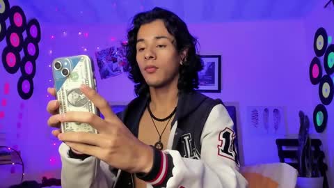 Snapshot of benjamin_fiore chatting on February 2025 09:32:02 AM benjamin_fiore online show from February 2025 09:32:02 AM