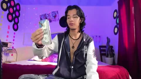 Snapshot of benjamin_fiore chatting on March 2025 01:03:01 PM benjamin_fiore online show from March 2025 01:03:01 PM