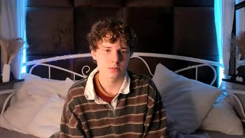 Snapshot of benjamin_harris chatting on May 2026 10:43:02 AM Benjamin online show from May 2026 10:43:02 AM
