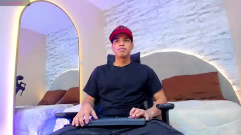 BENJAMIN online show from February 2025 04:10:02 PM