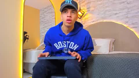 BENJAMIN online show from November 2025 01:10:02 PM