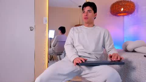 BENJAMIN online show from July 2026 03:52:01 AM