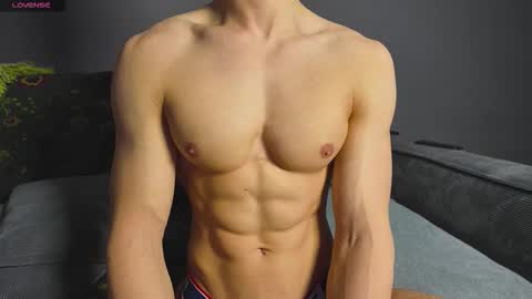 benjaminkarl02 online show from October 2025 01:34:01 PM