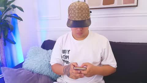 Snapshot of bennett_alejoo chatting on October 2025 06:19:02 PM bennett_alejoo online show from October 2025 06:19:02 PM