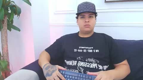 bennett_alejoo online show from November 2025 06:01:01 PM