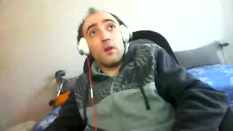 Snapshot of bentish chatting on December 2025 08:33:01 AM bentish online show from December 2025 08:33:01 AM