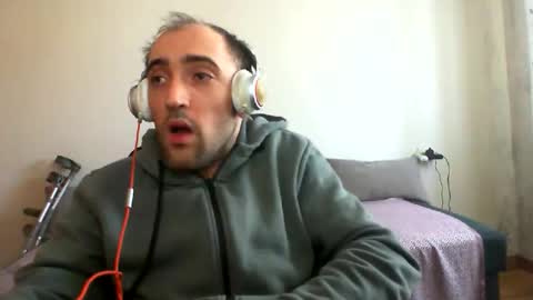 Snapshot of bentish chatting on February 2026 08:09:01 AM bentish online show from February 2026 08:09:01 AM