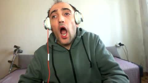 Snapshot of bentish chatting on February 2026 08:43:01 AM bentish online show from February 2026 08:43:01 AM