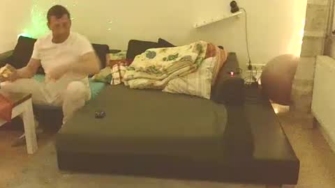 Snapshot of benutzmich0800 chatting on December 2024 10:16:01 PM Benutzmich0800 online show from December 2024 10:16:01 PM