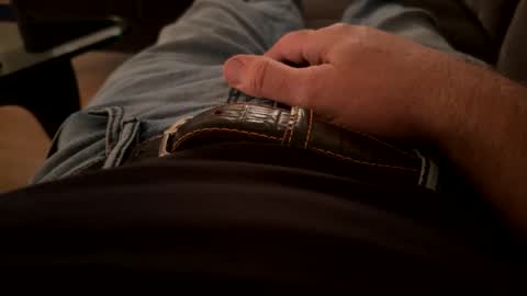 Snapshot of benz10001 chatting on December 2024 11:34:01 PM benz10001 online show from December 2024 11:34:01 PM