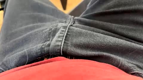 Snapshot of benz10001 chatting on January 2025 03:18:01 PM benz10001 online show from January 2025 03:18:01 PM