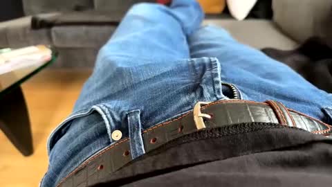 Snapshot of benz10001 chatting on February 2025 02:46:02 PM benz10001 online show from February 2025 02:46:02 PM