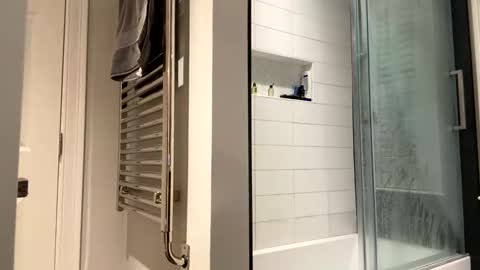 Snapshot of benz10001 chatting on November 2025 11:15:01 PM benz10001 online show from November 2025 11:15:01 PM