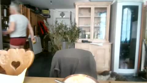 Snapshot of berg_boy chatting on February 2025 11:54:01 AM Martin online show from February 2025 11:54:01 AM