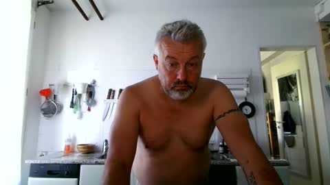 Snapshot of berg_boy chatting on September 2025 08:31:02 AM Martin online show from September 2025 08:31:02 AM
