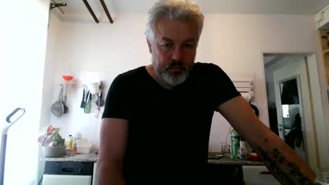 Snapshot of berg_boy chatting on November 2025 11:43:02 AM Martin online show from November 2025 11:43:02 AM