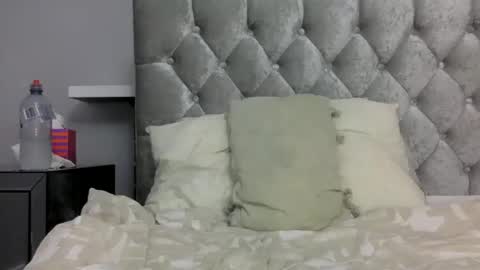 Snapshot of bermudatriangle12 chatting on December 2024 04:59:02 PM tixxie online show from December 2024 04:59:02 PM