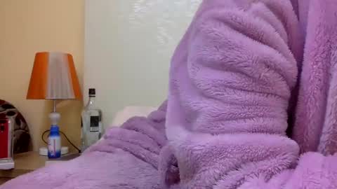 Snapshot of bermudatriangle12 chatting on February 2025 07:21:01 AM tixxie online show from February 2025 07:21:01 AM