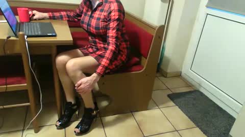 Bernadetanylon online show from October 2025 06:25:01 AM