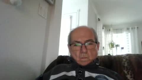 bernard1102 online show from December 2025 02:12:02 PM