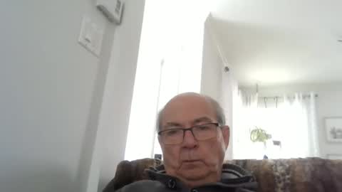 bernard1102 online show from February 2026 03:27:01 PM