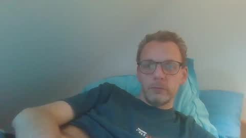 Snapshot of bernie484237 chatting on June 2026 04:42:02 PM Bernie online show from June 2026 04:42:02 PM