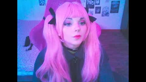 BerrieKitten online show from April 2026 03:50:01 PM