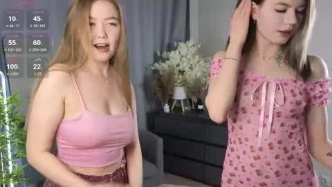 Snapshot of berry_bloom chatting on November 2025 10:26:01 AM Aurora online show from November 2025 10:26:01 AM