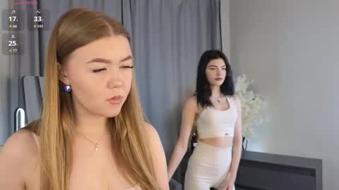 Snapshot of berry_bloom chatting on November 2025 10:15:01 AM Aurora online show from November 2025 10:15:01 AM