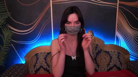 Snapshot of berrydiva chatting on November 2025 09:15:01 PM Violette online show from November 2025 09:15:01 PM