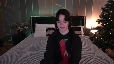 Snapshot of berrydiva chatting on December 2025 02:00:02 PM Violette online show from December 2025 02:00:02 PM